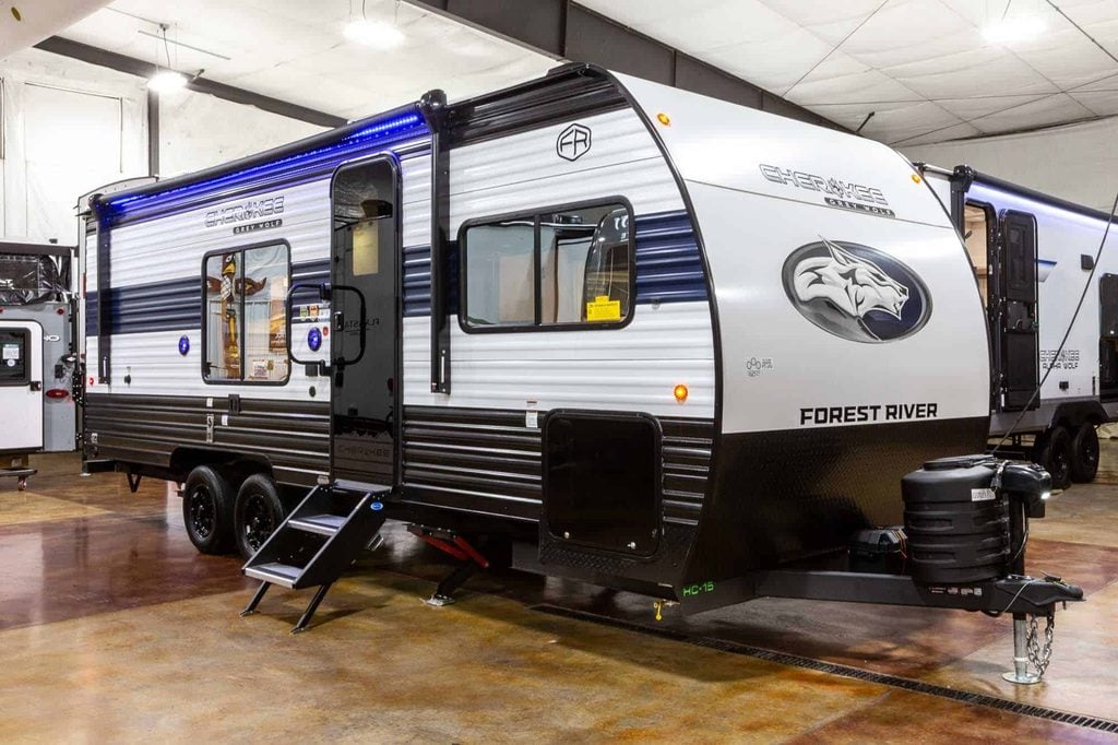 2027 Forest River Cherokee Grey Wolf 27GH Front Kitchen Travel Trailer Enterior Image
