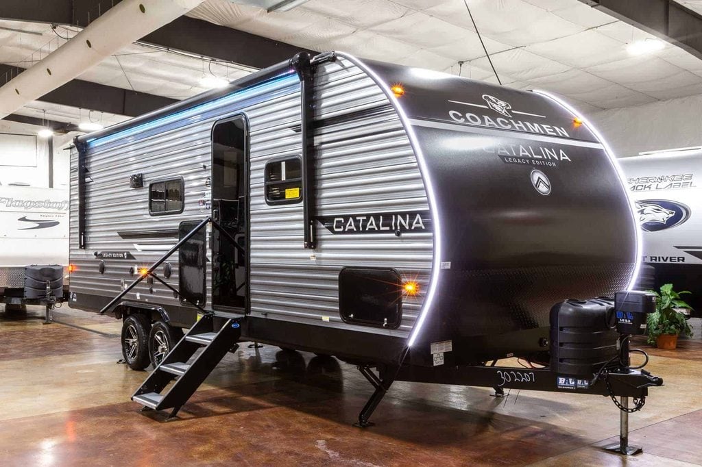 2027 Forest River Cherokee Grey Wolf 27GH Front Kitchen Travel Trailer Enterior Image