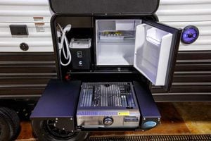 2027 Forest River Cherokee Grey Wolf 27GH Front Kitchen Travel Trailer Exterior Image